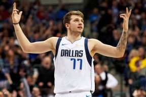 爱游戏体育-包含东契奇回归赛场，精彩发挥首场状态亮眼，法国队观众沸腾！的词条