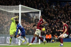 AYX- 詹姆斯在切尔西比赛中绝杀,逆转引发热议的是谁 